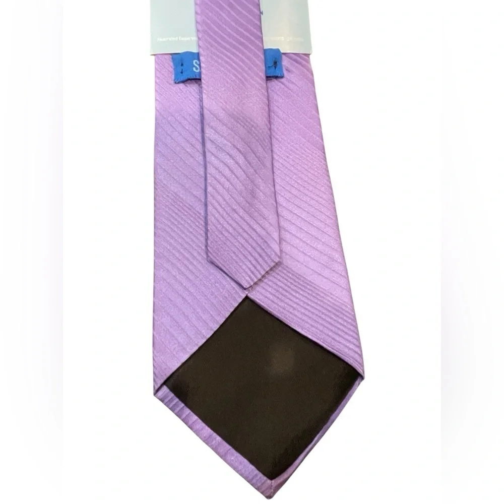 💜NWT Saville Row Lavender 100% Silk Tie. Beautiful color, subtle stripe pattern